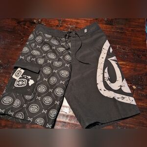 Maui Built Black Skull Print Board Shorts 33